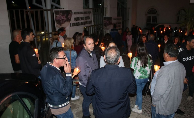 mais-de-140-pessoas-em-vigilia-contra-demolicoes-em-praias-de-alcobaca-10722