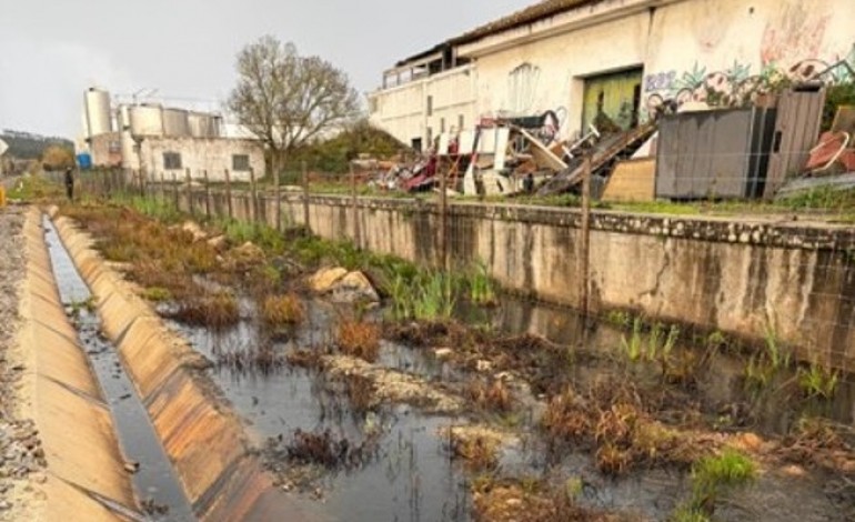 avaria-em-destilaria-provoca-descarga-ilegal-no-rio-do-corga