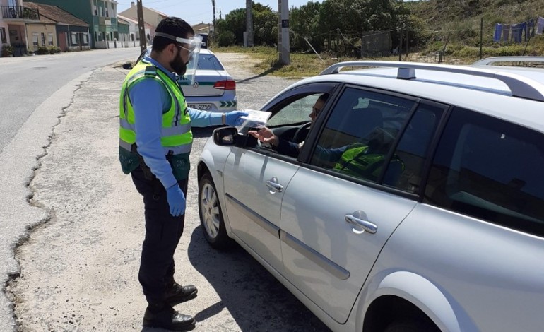 gnr-de-peniche-entrega-mascaras-a-condutores