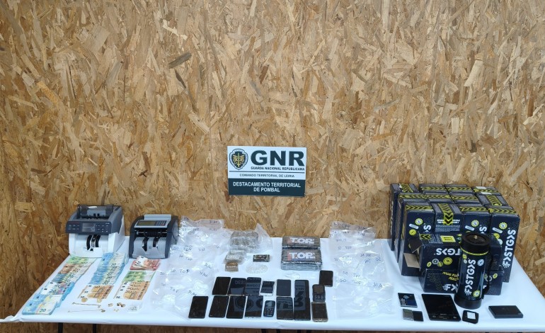 gnr-de-pombal-detem-quatro-suspeitos-com-mais-de-17-mil-doses-de-cocaina