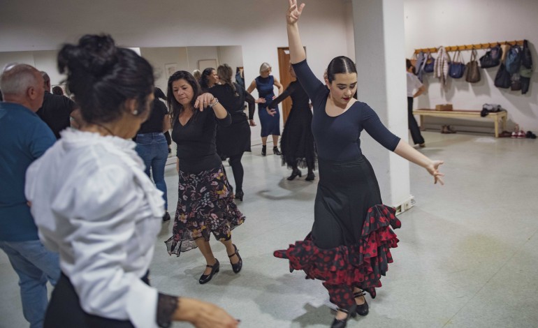 Aulas de flamenco do Ateneu cativam leirienses