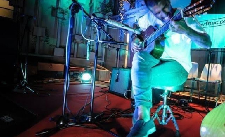 grutera-a-guitarra-como-palco-para-a-experimentacao