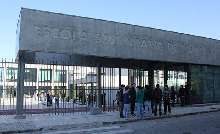 pais-preocupados-com-droga-a-porta-da-secundaria-de-pombal-6207