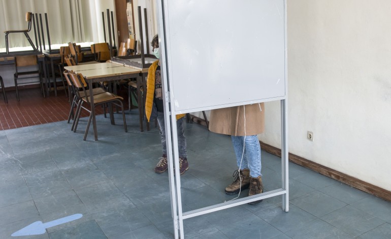 presidenciaisourem-andre-ventura-com-um-dos-melhores-resultados-na-regiao-marcelo-rebelo-de-sousa-tem-6713percent