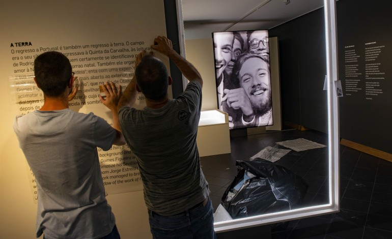 Montagem da exposição no Museu de Leiria