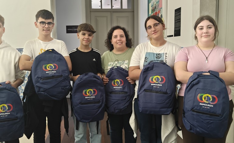 jovens-de-ourem-em-missao-educativa-e-cultural-em-cabo-verde
