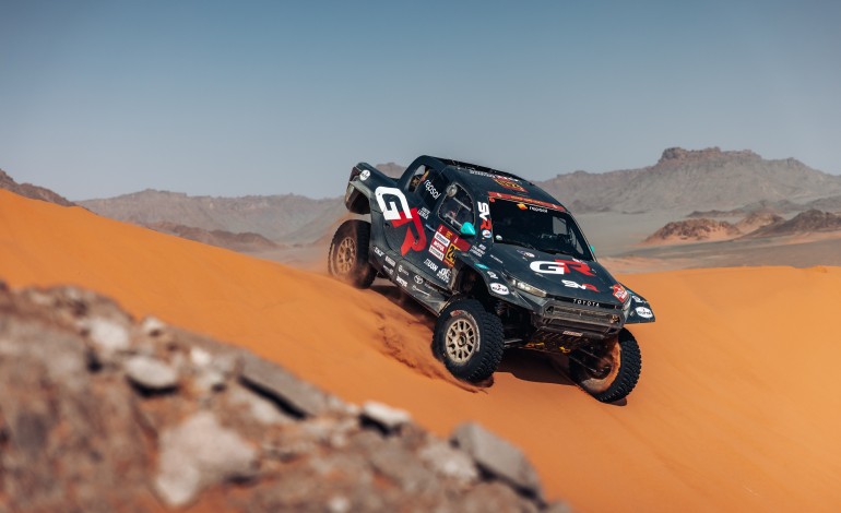 furos-levam-joao-ferreira-a-perder-tempo-e-a-descer-para-o-15o-lugar-no-dakar