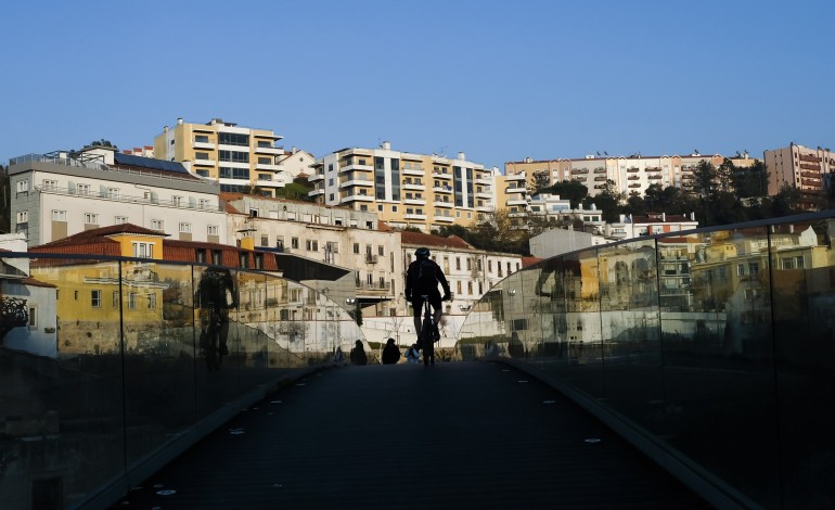 covid-19-casos-activos-no-distrito-de-leiria-diminuem-pelo-setimo-dia-consecutivo