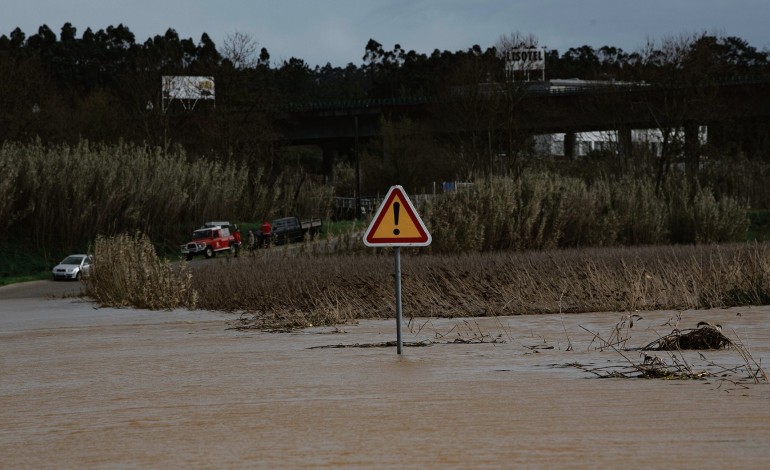 mau-tempo-varias-areas-inundadas-na-cidade-e-zonas-rurais-de-leiria