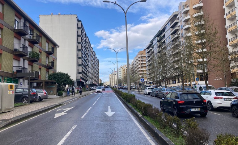 trabalhos-na-iluminacao-publica-condicionam-transito-na-avenida-marques-de-pombal