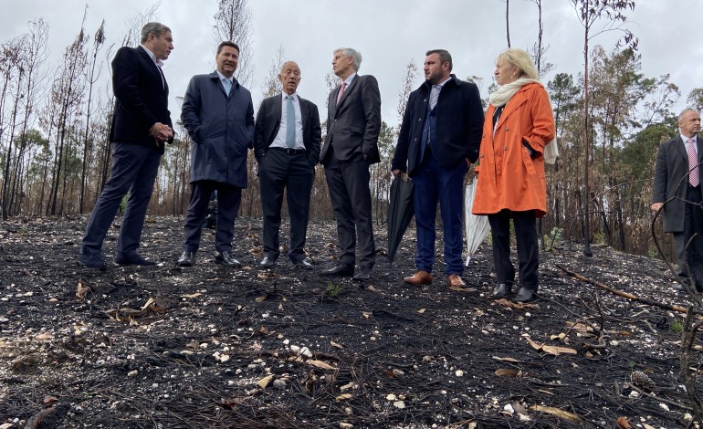 Marcelo Rebelo de Sousa visitou hoje uma casa destruída pelo incêndio e uma exposição no Castelo de Ourém