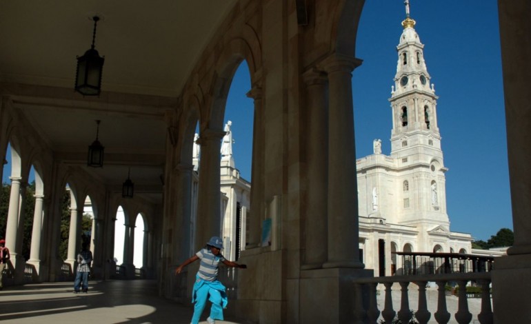 santuario-de-fatima-propoe-reveillon-jovem-a-partir-de-a-luz-e-o-tempo-na-mensagem-de-fatima-5564