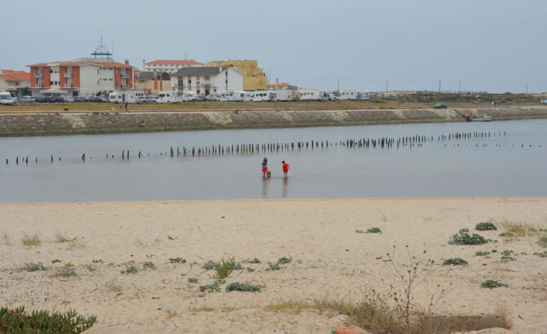 aguas-junto-a-foz-do-rio-lis-na-marinha-grande-sao-improprias-para-banhos-9059