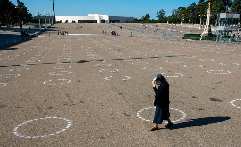 santuario-de-fatima-com-lotacao-de-15-mil-pessoas-para-a-peregrinacao-dos-emigrantes