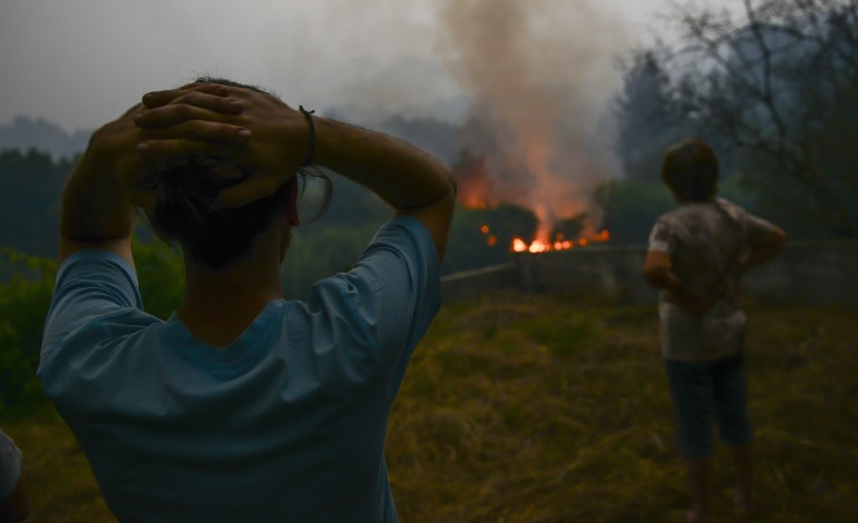 incendios-por-dominar-em-leiria-e-pombal