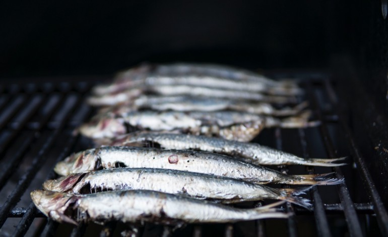 animacao-de-verao-na-praia-da-vieira-arranca-com-500-quilos-de-sardinha-para-assar