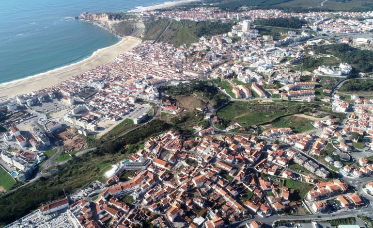 a-nazare-e-o-futuro-regressa-para-mais-uma-sessao