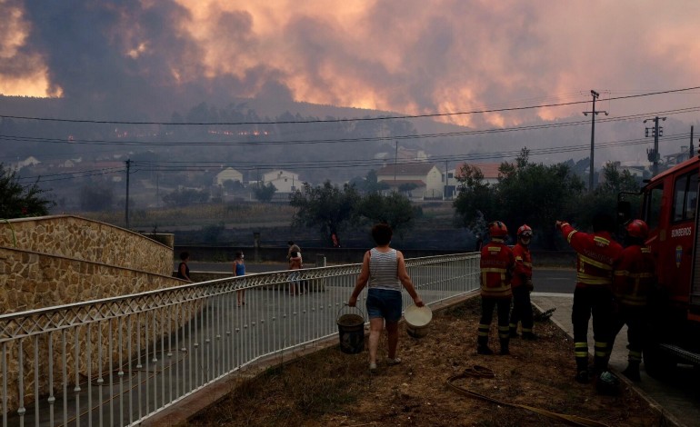 Incêndio lavra com intensidade em Ourém