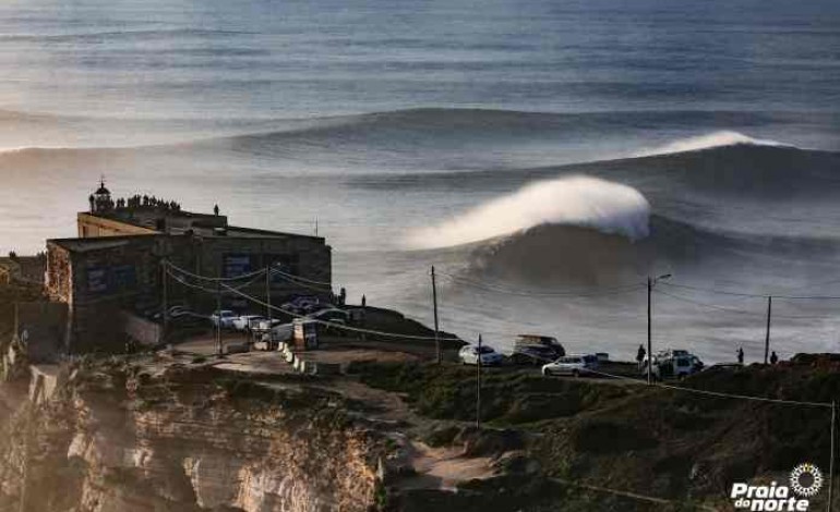 ja-pode-assistir-as-ondas-gigantes-da-nazare-sem-sair-de-casa