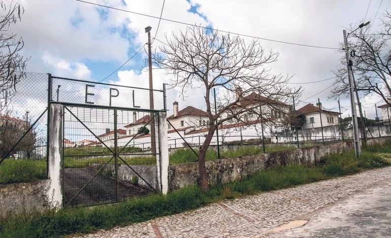 moradores-do-bairro-da-prisao-com-ordem-para-devolver-casas-de-funcao