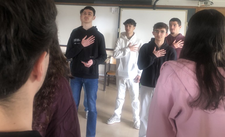 Nenhuma Sombra te Prende ao Chão