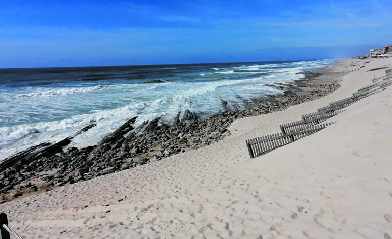 populacao-convidada-para-accao-de-limpeza-na-praia-do-pedrogao