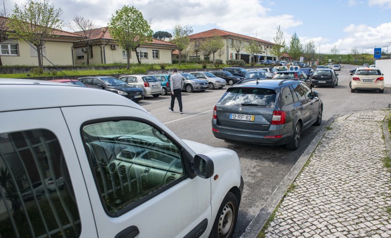 leiria-desespera-pelos-mais-de-mil-lugares-de-estacionamento-anunciados