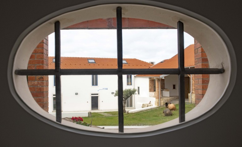 150-anos-depois-do-encerramento-da-fabrica-do-juncal-a-arte-ceramica-vai-voltar-a-antiga-casa-dos-calados