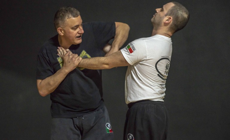 Vale tudo, mas mesmo tudo, no krav maga