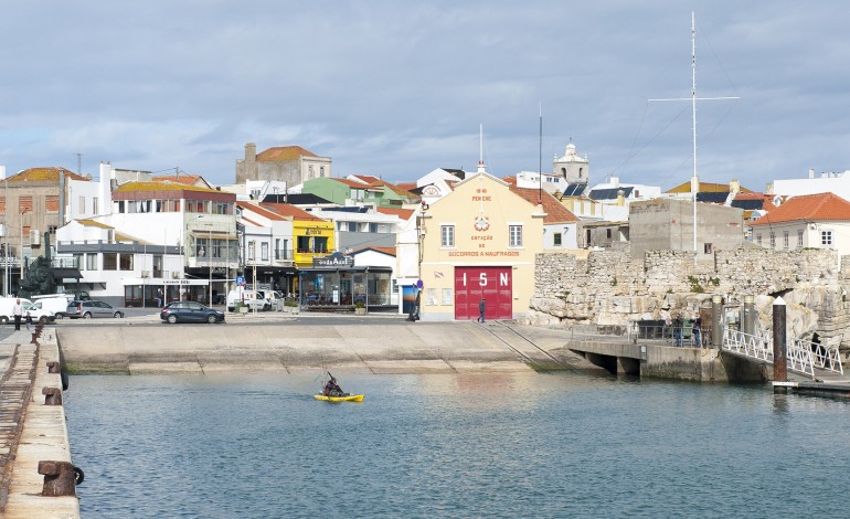 de-sol-a-sol-sensibiliza-para-o-cancro-da-pele-na-lota-de-peniche