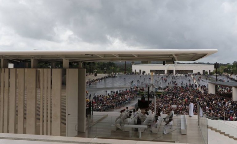 santuario-de-fatima-com-novo-altar-4087