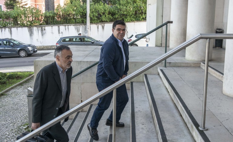 Diogo Mateus e João Pimpão começaram hoje a ser julgados por peculato no Tribunal de Leiria