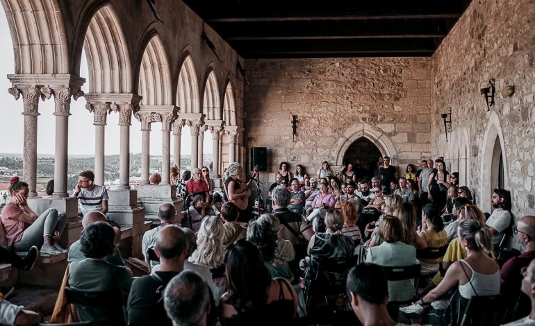 agora-volta-a-levar-o-tempo-lento-ao-castelo-de-leiria-a-programacao-tentou-sempre-potenciar-esse-estado-de-contemplacao