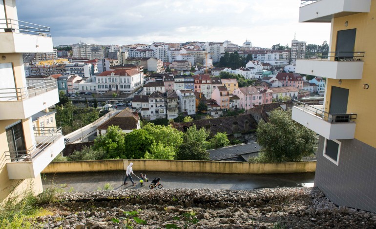 obras-condicionam-transito-na-rua-dos-martires-em-leiria