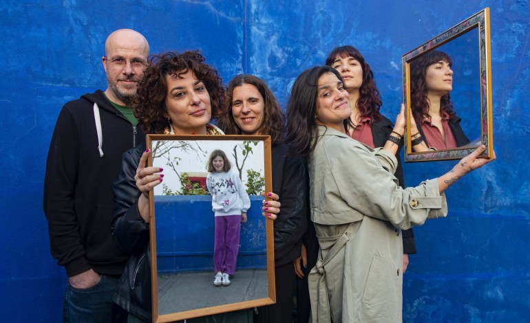 nem-marias-nem-maneis-abril-traz-uma-nova-companhia-de-teatro-que-se-estreia-a-falar-de-liberdade-com-voz-de-mulher