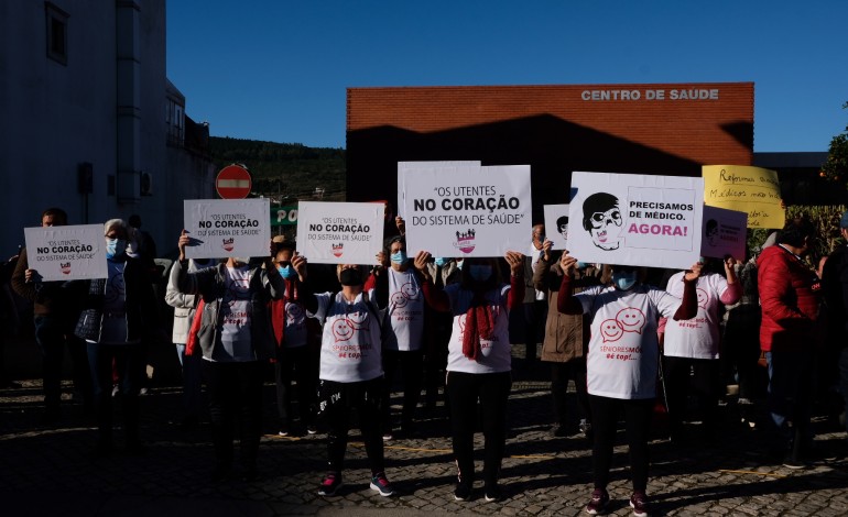 populacao-de-porto-de-mos-em-protesto-contra-a-falta-de-medicos