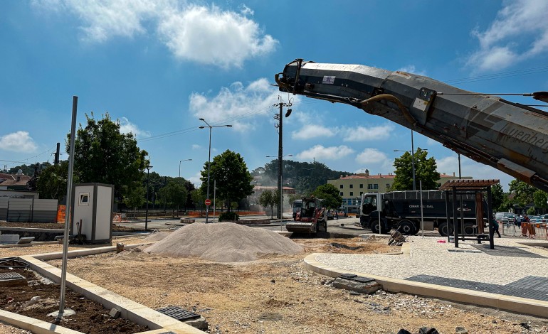 Obras servirão para criar melhores acessos à estação ferroviária e rodoviária e a retirada de barreiras arquitectónicas