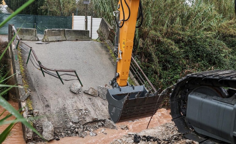 ponte-do-rio-da-areia-reabriu-ontem-ao-transito