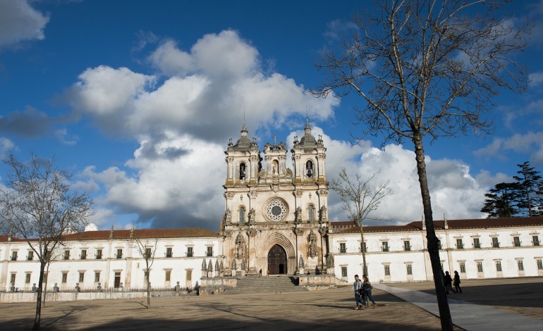 especialistas-nacionais-e-internacionais-debatem-gestao-das-abadias-cistercienses-durante-dois-dias