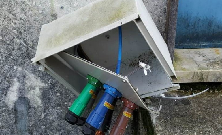 furtos-de-cabos-e-gasoleo-atrasam-reposicao-de-agua-em-leiria-e-porto-de-mos