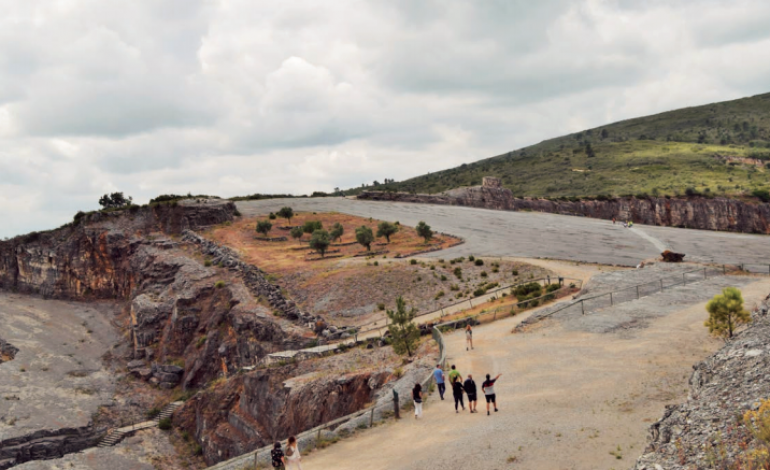 projecto-para-valorizar-pegadas-de-dinossauros-continua-sem-sair-da-gaveta