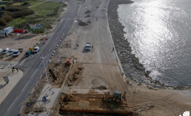 nazare-requalifica-e-aumenta-parque-de-estacionamento-junto-ao-porto-de-abrigo