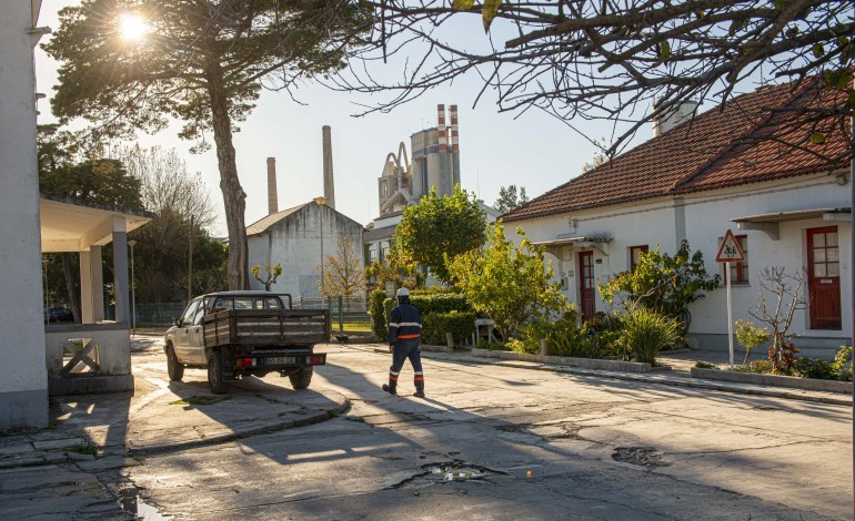 reabilitacao-de-bairro-da-cimenteira-na-maceira-ainda-presa-por-questoes-administrativas