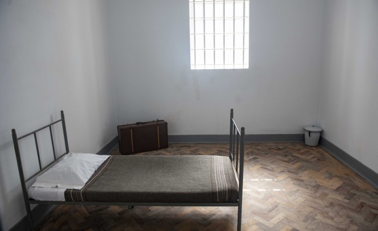 Recriação de uma cela