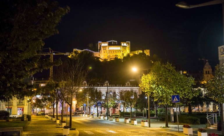 castelo-de-leiria-vai-ficar-azul-por-um-dia-saiba-as-razoes