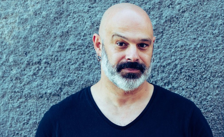 ha-um-novo-single-da-ode-filipica-e-e-uma-critica-ao-consumismo-do-natal