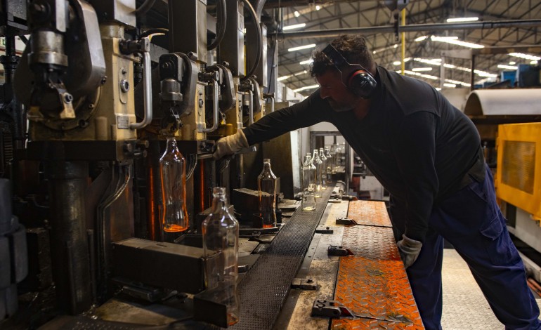 guerra-faz-disparar-preco-do-gas-e-traz-factura-pesada-para-o-sector-do-vidro