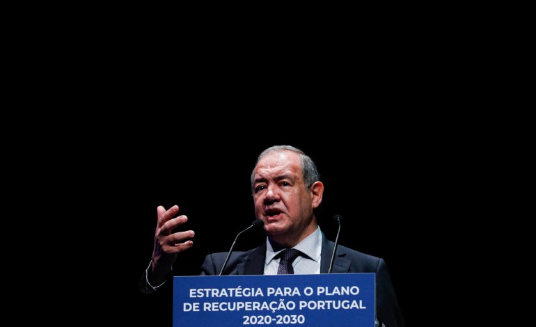 antonio-costa-e-silva-e-isabel-damasceno-participam-em-conferencia-sobre-accoes-estrategicas-para-o-desenvolvimento-da-regiao