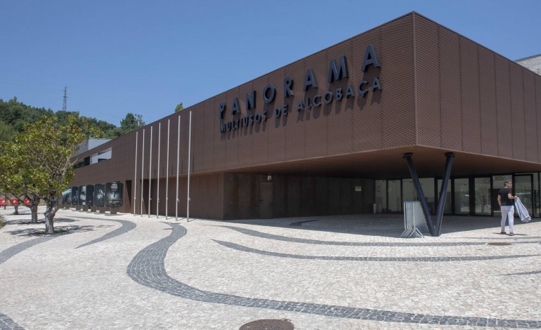 lena-dagua-sofia-escobar-iolanda-e-jura-na-abertura-do-alcobaca-inspira