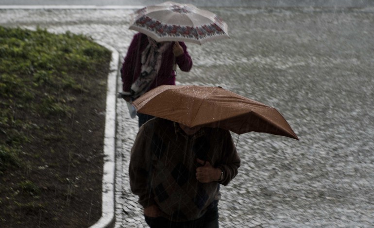 temporal-estrada-entre-a-barosa-e-a-estacao-encerrada